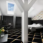Hotel Ibb Grand