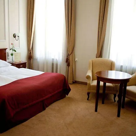Hotel Ibb Grand