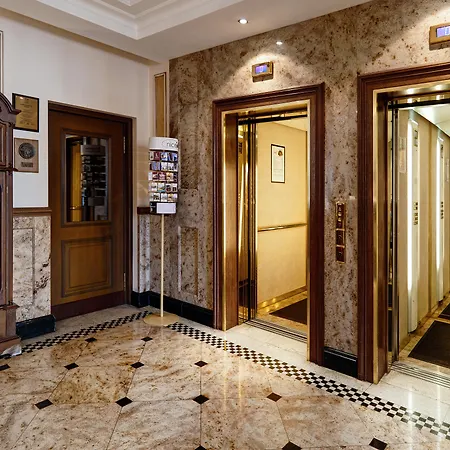 Hotel Ibb Grand