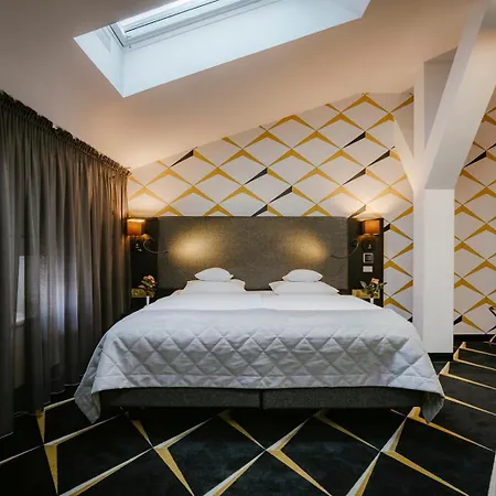 Ibb Grand Hotel 4*